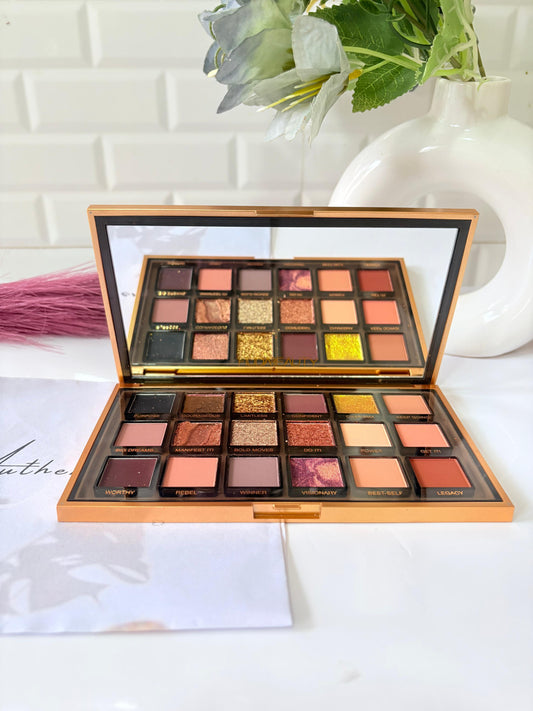 Huda beauty Empowered Eyeshadow Palette