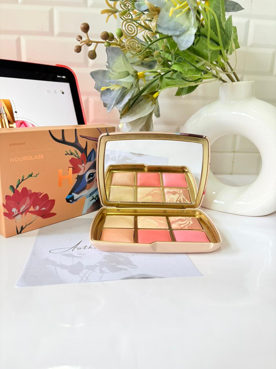 Hourglass Ambient Lighting palettes