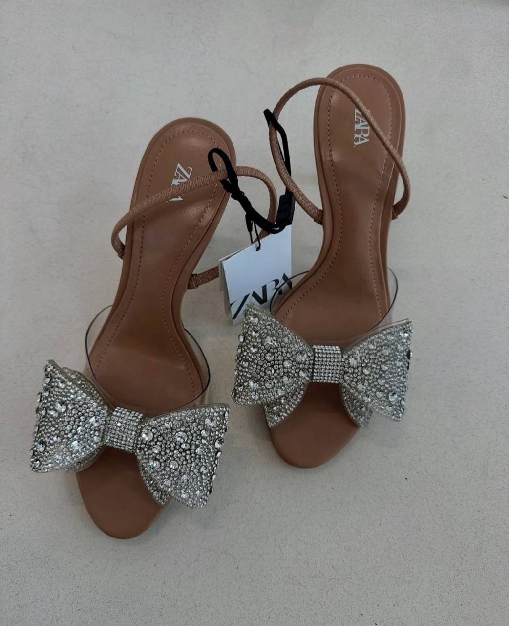 Nude nude tote Heel